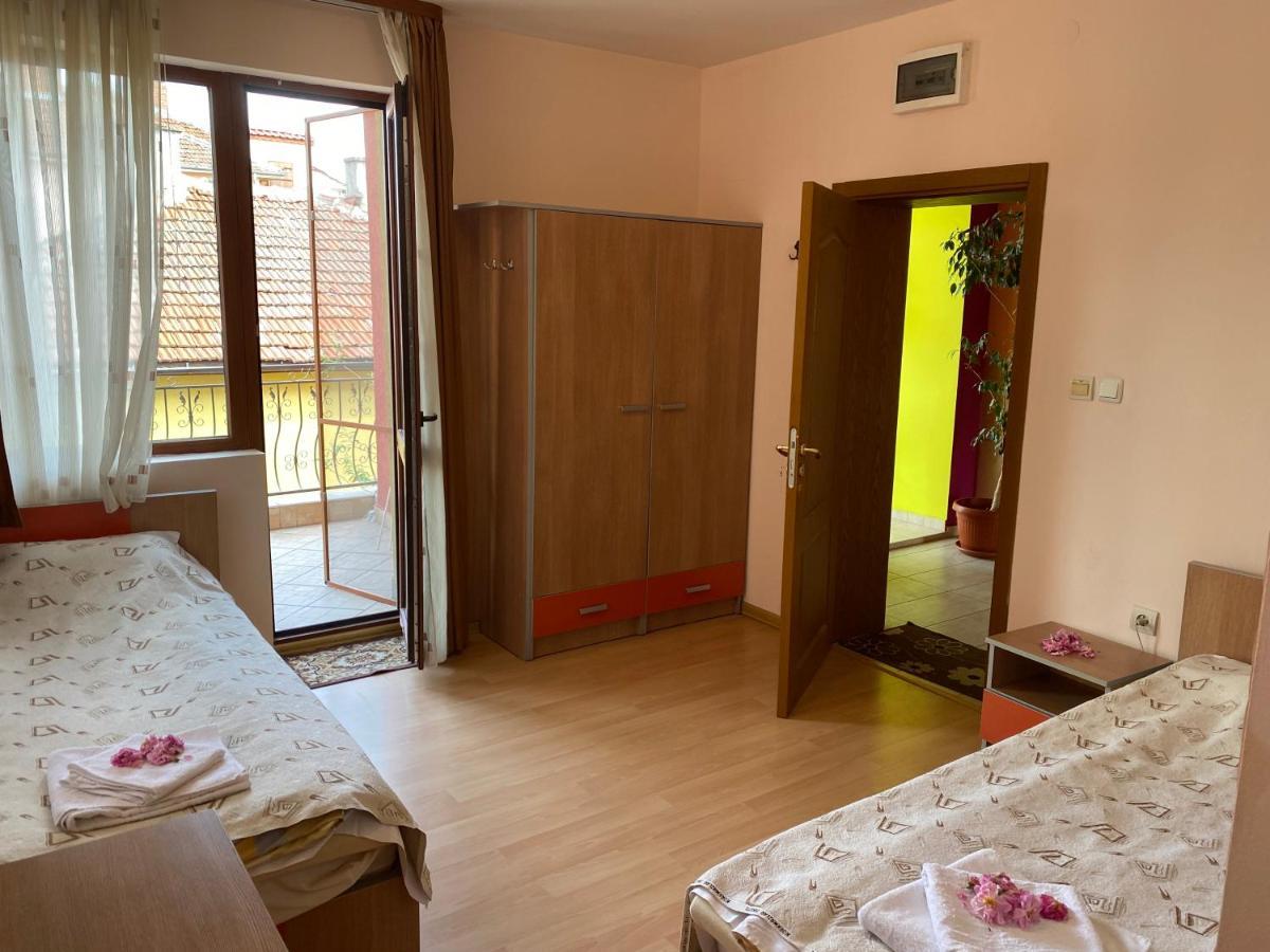 Family Hotel Kavrakovi パヴェル・バニャ エクステリア 写真